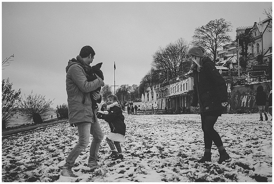 schneezauber-am-elbufer-familienfotografie-daniel-zube_0045.jpg