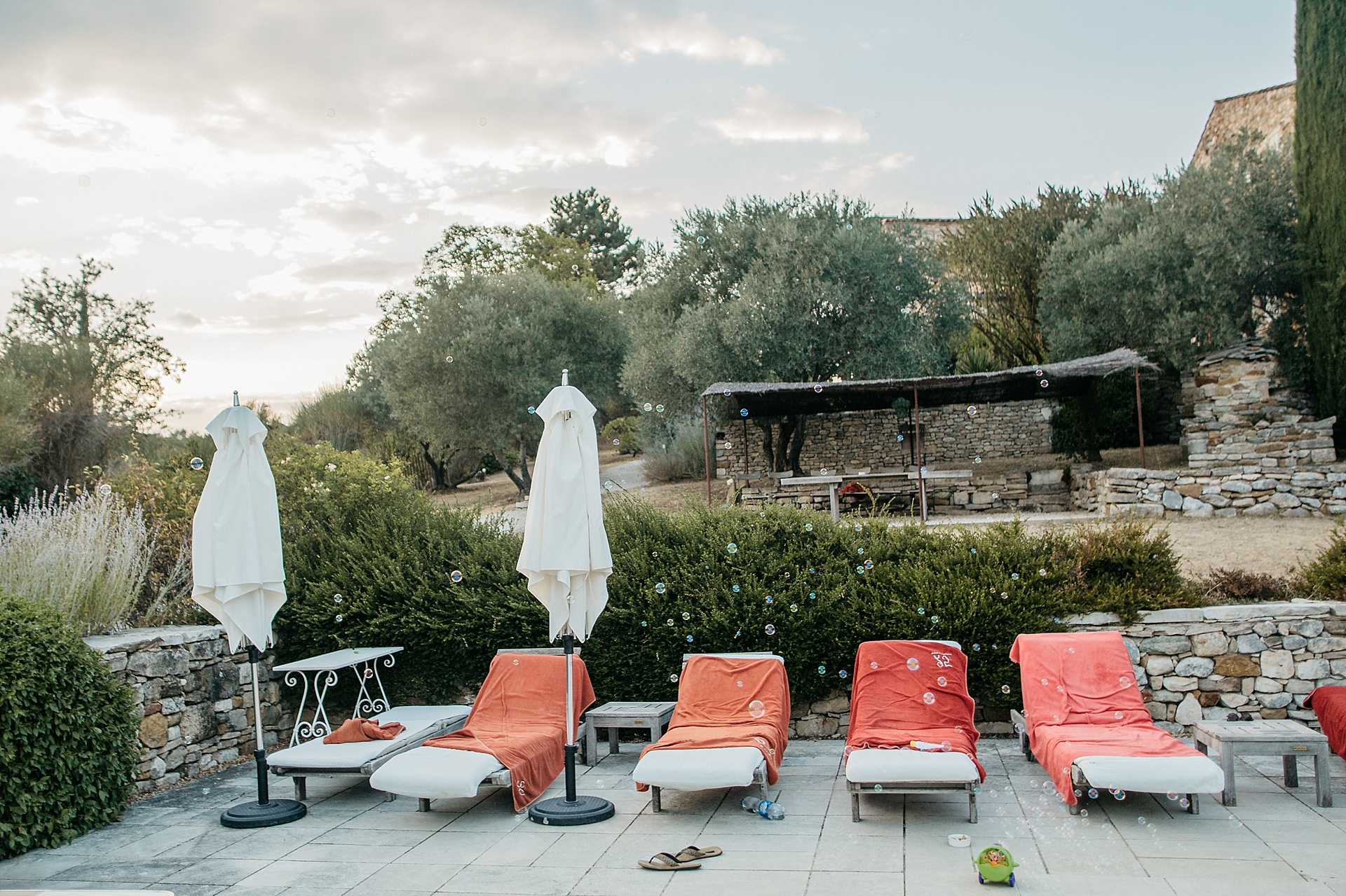 Traumhafte Hochzeit in der Provence. Hameau de Cournille.