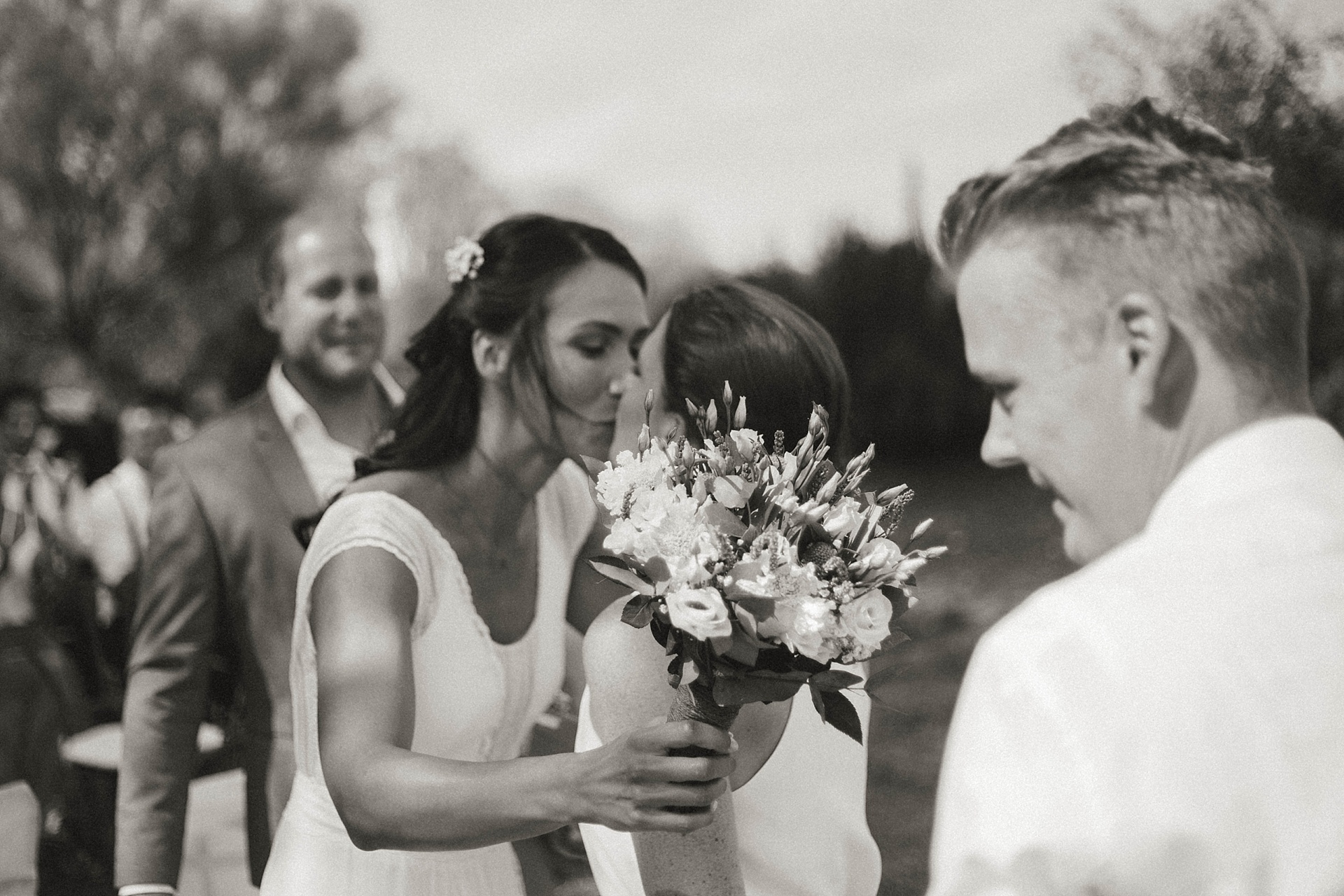 Traumhafte Hochzeit in der Provence. Die Trauzeugen halten eine emotionale Rede.