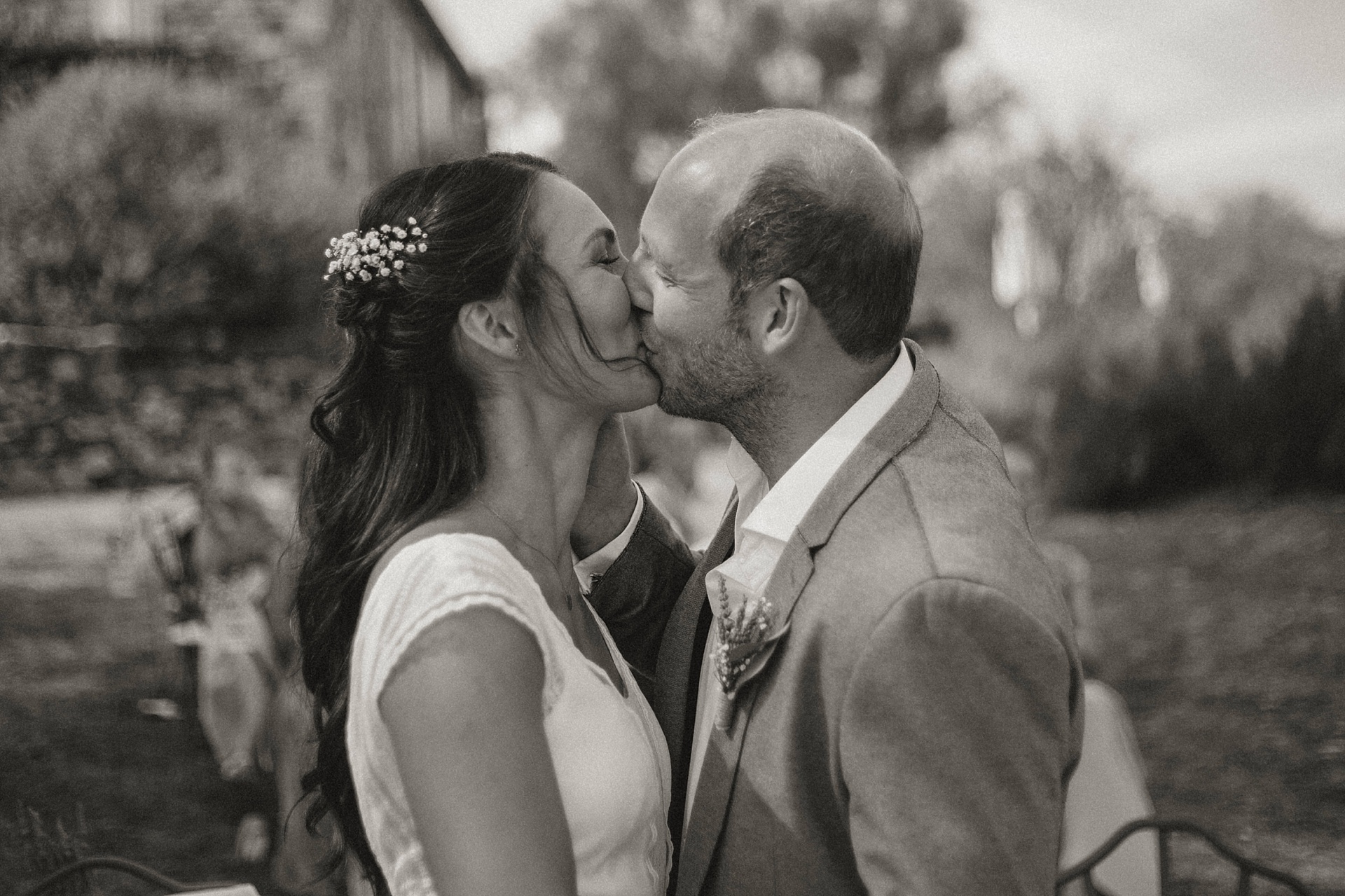 Traumhafte Hochzeit in der Provence. Der Kuss.