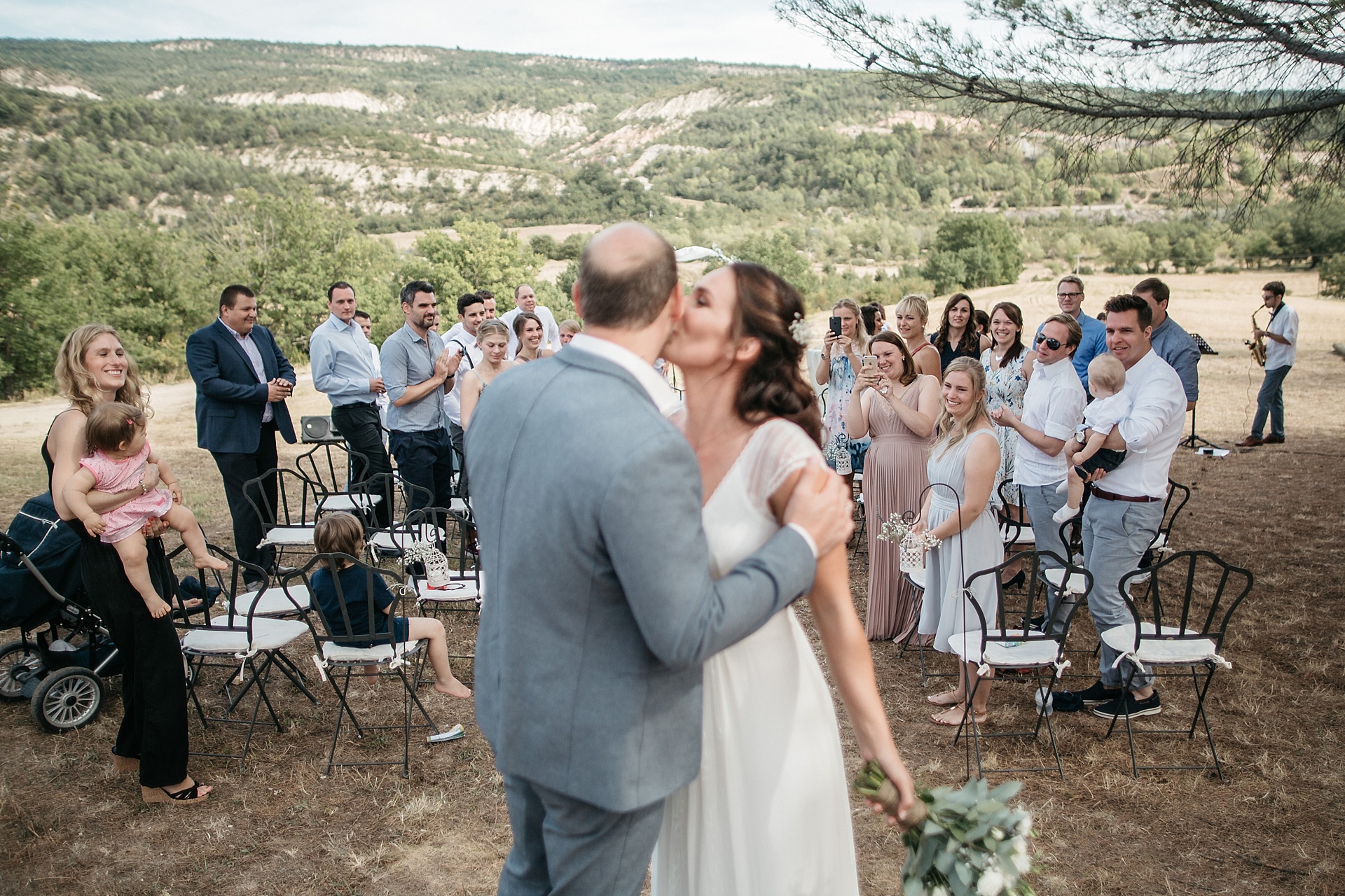 Traumhafte Hochzeit in der Provence. Das glückliche Brautpaar.