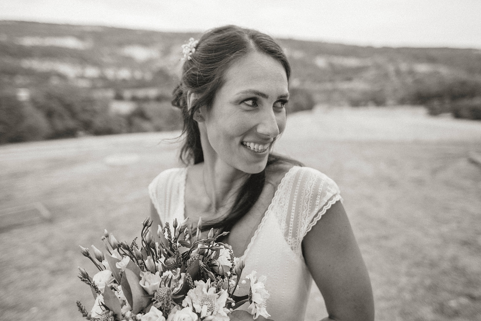 Traumhafte Hochzeit in der Provence. Die Braut. Brautportrait.